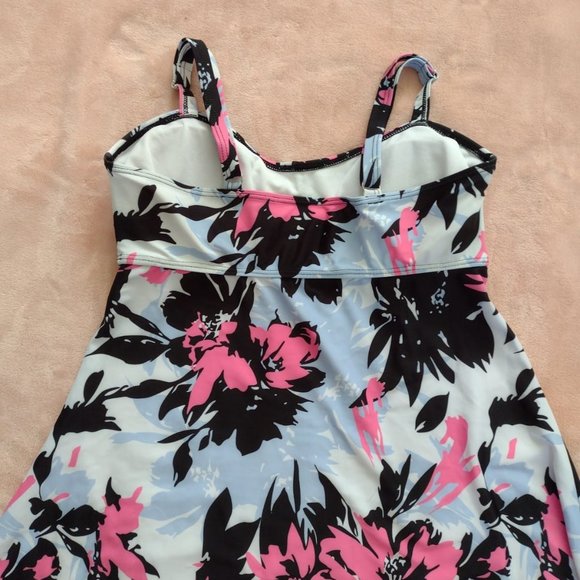 Floral Tankini top - Picture 2 of 3